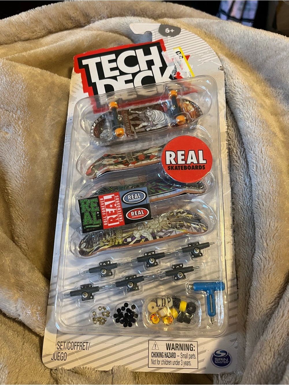 Tech Deck 4-Pack Fingerboard Set with Accessories - Red, Black, Yellow